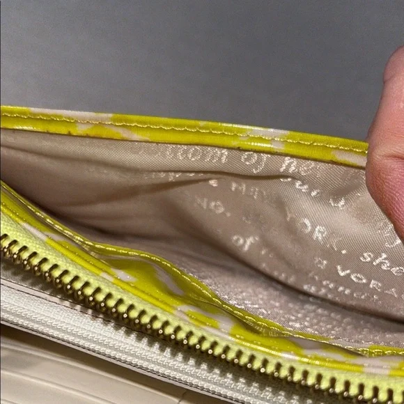 EUC ♠️ Kate Spade Lime Print Zip Wallet Zip Interior Coin Pocket & 12 Card Slots - Picture 11 of 17